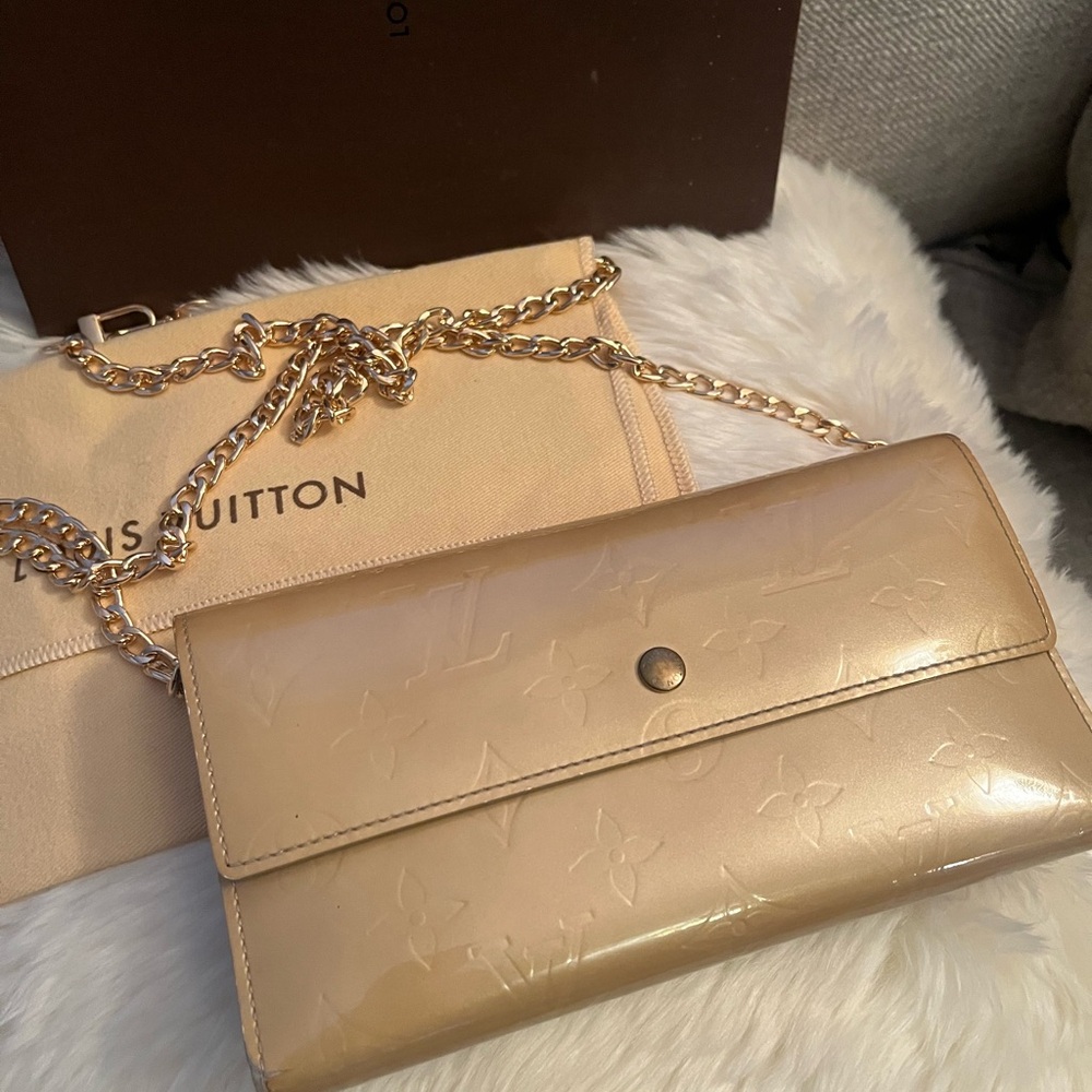 Louis Vuitton Vernis International Wallet